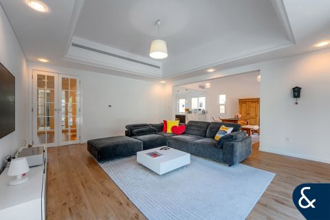 Villa sa Dubai Sports City, Dubai, UAE 5 silid-tulugan, 446 sq.m. № 688735 - larawan 5