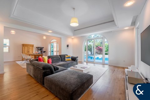 Villa sa Dubai Sports City, Dubai, UAE 5 silid-tulugan, 446 sq.m. № 688735 - larawan 6