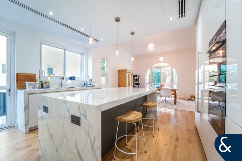 Villa sa Dubai Sports City, Dubai, UAE 5 silid-tulugan, 446 sq.m. № 688735 - larawan 3