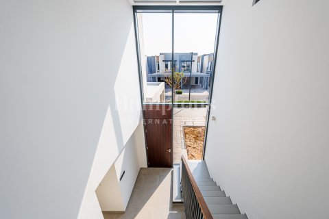 Vilă de închiriat în The World Islands, Dubai, EAU 4 dormitoare, 257.51968376 mp. №685563 - poză 17