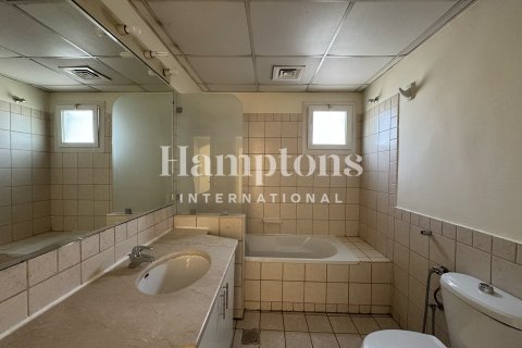 Зняти в оренду віллу в Meadows, Дубай, ОАЕ 3 спальні, 526.94953212м2, № 685567 - фото 13