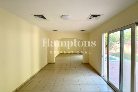 Зняти в оренду віллу в Meadows, Дубай, ОАЕ 3 спальні, 526.94953212м2, № 685567 - фото 10