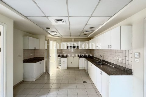 Зняти в оренду віллу в Meadows, Дубай, ОАЕ 3 спальні, 526.94953212м2, № 685567 - фото 4