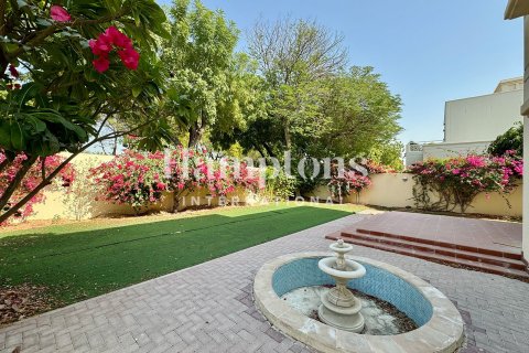 Зняти в оренду віллу в Meadows, Дубай, ОАЕ 3 спальні, 526.94953212м2, № 685567 - фото 9