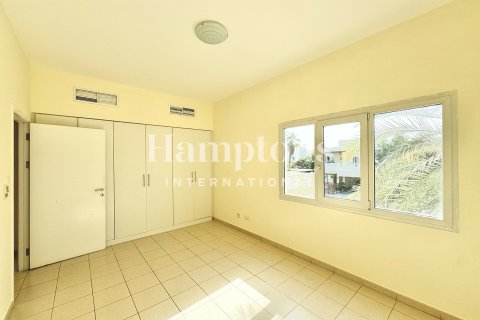 Зняти в оренду віллу в Meadows, Дубай, ОАЕ 3 спальні, 526.94953212м2, № 685567 - фото 26