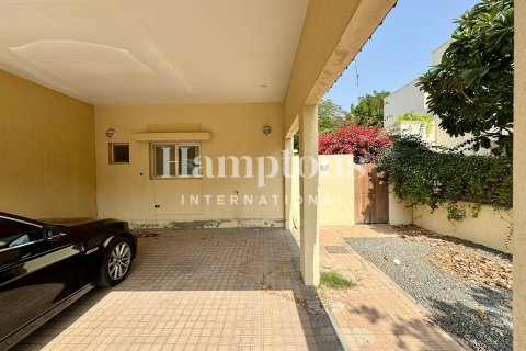 Зняти в оренду віллу в Meadows, Дубай, ОАЕ 3 спальні, 526.94953212м2, № 685567 - фото 27