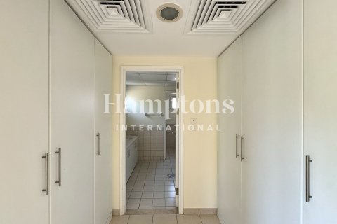 Зняти в оренду віллу в Meadows, Дубай, ОАЕ 3 спальні, 526.94953212м2, № 685567 - фото 16