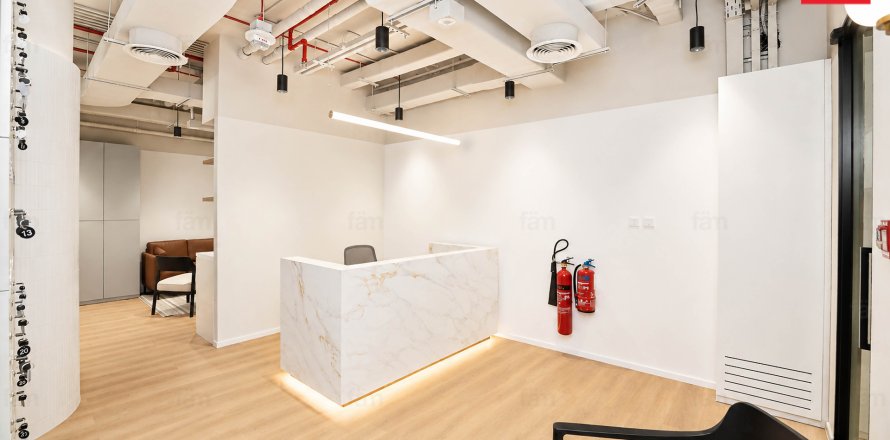 Office in Sheikh Zayed Road, Dubai, UAE 494.9 sq.m. № 711485