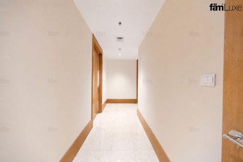 Apartment in DIFC, Dubai, UAE 3 bedrooms, 188 sq.m. № 711483 - photo 11