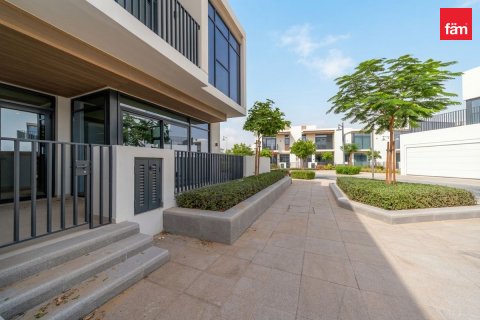 Řadový dům v Dubai, SAE 4 ložnice, 170.3 m² Č.: 725934