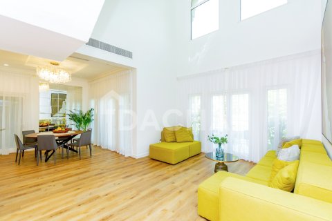 Villa in Palm Jumeirah, Dubai, UAE 4 bedrooms, 470 sq.m. № 706935 - photo 8