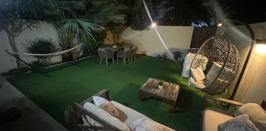 וילה ב Dubai, איחוד האמירויות 3 חדרי שינה, 167.7 מ"ר מספר 711629