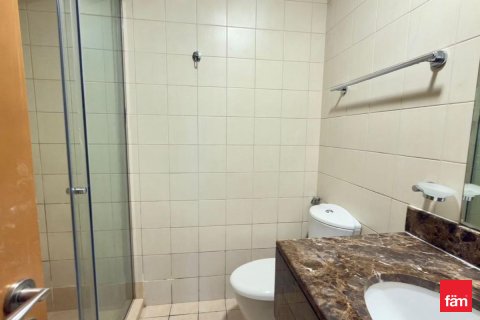 Apartmen di Business Bay, Dubai, UAE 2 bilik tidur, 103.4 meter persegi № 701573 - foto 16