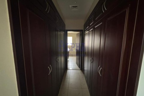 Vila di Al Hamra Village, Ras Al Khaimah, UAE 5 bilik tidur, 464.5 meter persegi № 709448 - foto 15