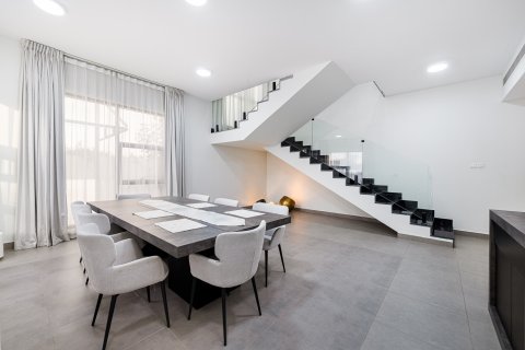 Vila v Umm Suqeim, Dubai, SAE 4 ložnice, 390.19 m² Č.: 750916 - fotografie 2