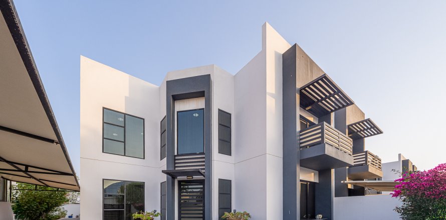 Vila v Umm Suqeim, Dubai, SAE 4 ložnice, 390.19 m² Č.: 750916