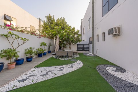 Vila v Umm Suqeim, Dubai, SAE 4 ložnice, 390.19 m² Č.: 750916 - fotografie 20