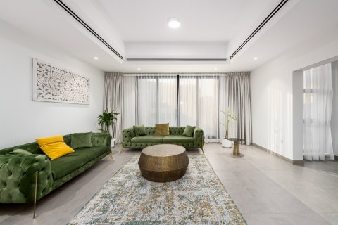 Vila v Umm Suqeim, Dubai, SAE 4 ložnice, 390.19 m² Č.: 750916 - fotografie 3