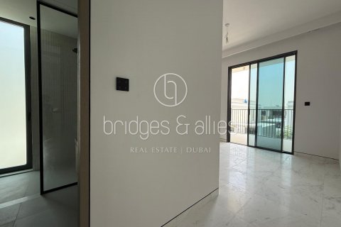 Vilă de închiriat în Dubai, EAU 4 dormitoare, 373.1 mp.  №629712 - poză 10