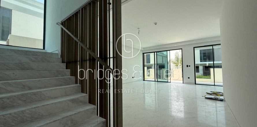 Vilă în Dubai, EAU 4 dormitoare, 373.1 mp.  №629712