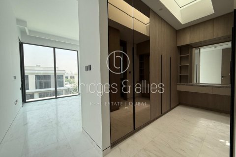 Vilă de închiriat în Dubai, EAU 4 dormitoare, 373.1 mp.  №629712 - poză 8