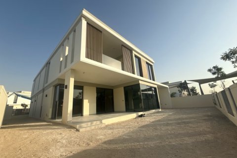Villa te huur in Dubai, VAE 5 slaapkamers, 530.4 vr.m., nr 629709 - foto 1
