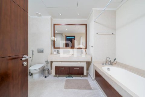 Apartment in Dubai Marina, UAE 2 bedrooms, 125 sq.m. № 642973 - photo 9