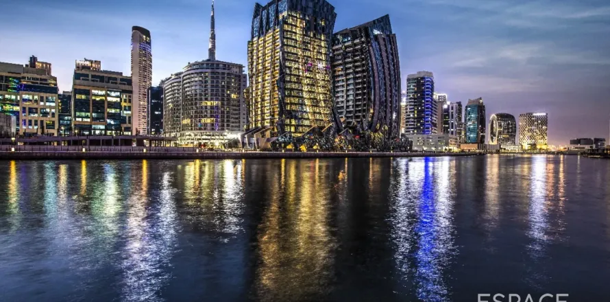 Apartment i Business Bay, Dubai, UAE 4 soveværelser, 258 kvm № 660980
