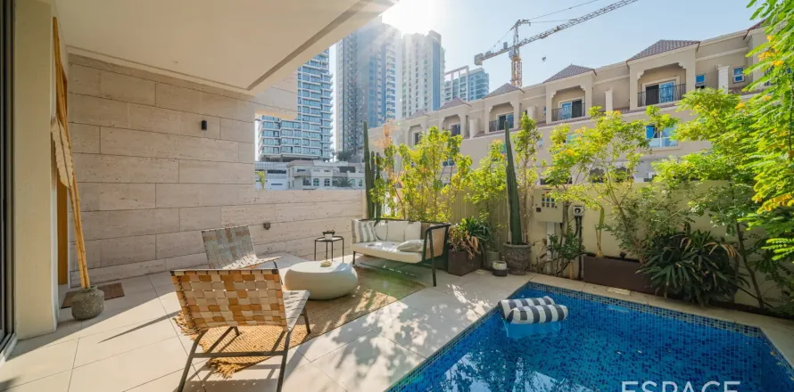 Vilă în Jumeirah Village Circle, Dubai, EAU 4 dormitoare, 326 mp.  №660984