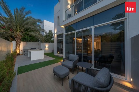 Shtëpi në qytet në Dubai, Emiratet e Bashkuara Arabe 3 dhoma gjumi, 278.6 m2. № 686001 - Foto 25