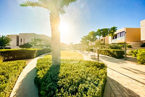 Villa til salgs i Saadiyat Island, Abu Dhabi, Emiratene 5 soverom, 677 kvm Nr. 717197 - Foto 3