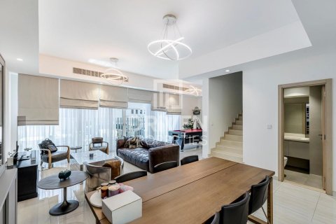 Таунхаус Dubai Sports City, Дубай, БАӘ-да 4 жатын бөлмелер, 157.1 м² № 759042 - фото 1