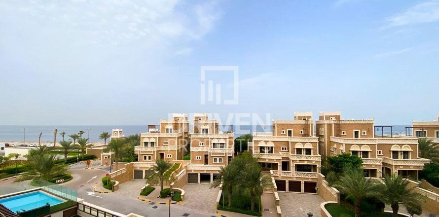Lakás itt: Palm Jumeirah, Dubai, EAE, 2 hálószoba, 183.11 m², azonosító: 759039
