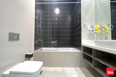 Пәтер Дубай, БАӘ-да 1 жатын бөлме, 94.5 м² № 634707 - фото 13