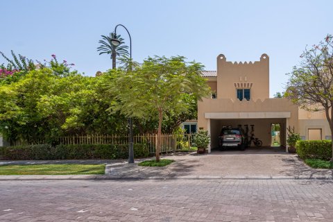 Vila u Dubai Sports City, UAE 5 spavaćih soba, 665.65 m2 Br. 748529 - fotografija 3
