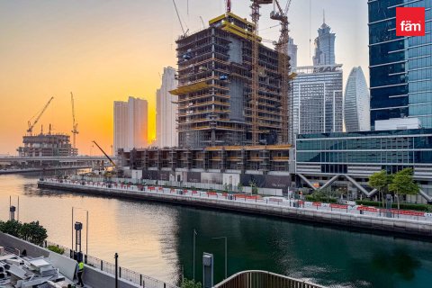 Huoneisto Business Bay, Dubai, Arabiemiraatit 2 makuuhuonetta, 156 m2 № 739839 - kuva 17