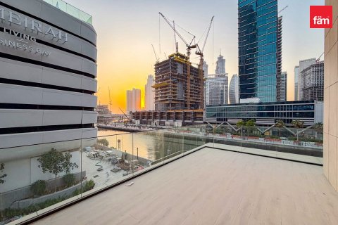 Huoneisto Business Bay, Dubai, Arabiemiraatit 2 makuuhuonetta, 156 m2 № 739839 - kuva 14