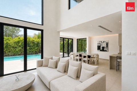 Villa te huur in Jumeirah Islands, Dubai, VAE 4 slaapkamers, 988.5 vr.m., nr 739842 - foto 3