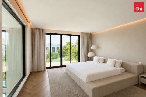 Villa te huur in Jumeirah Islands, Dubai, VAE 4 slaapkamers, 988.5 vr.m., nr 739842 - foto 16