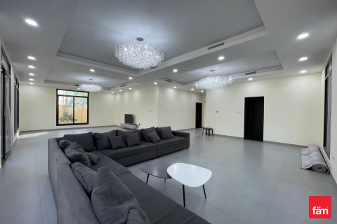 Vila u Al Furjan, Dubai, UAE 5 spavaćih soba, 600 m2 Br. 679879 - fotografija 3