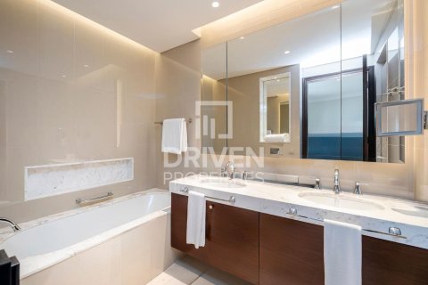 Apartment til salg i Downtown Dubai (Downtown Burj Dubai), Dubai, UAE 2 soveværelser, 134.24 kvm № 744051 - foto 13