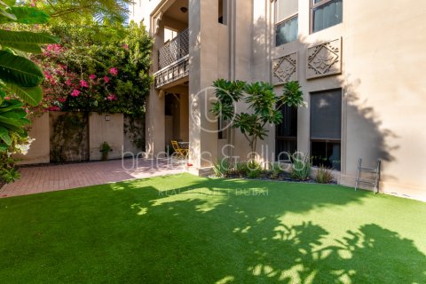 Appartement à louer à Old Town, Dubai, EAU 2 chambres, 254 m2 № 754288 - photo 1
