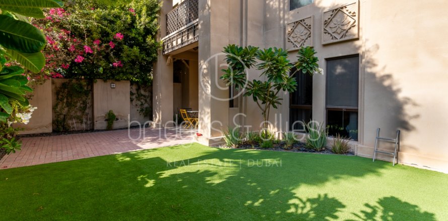 Appartement à Old Town, Dubai, EAU: 2 chambres, 254 m2 № 754288