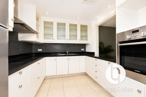 Apartmen di Old Town, Dubai, UAE 1 bilik tidur, 75 meter persegi № 754293 - foto 5