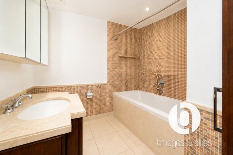 Apartmen di Old Town, Dubai, UAE 1 bilik tidur, 75 meter persegi № 754293 - foto 14