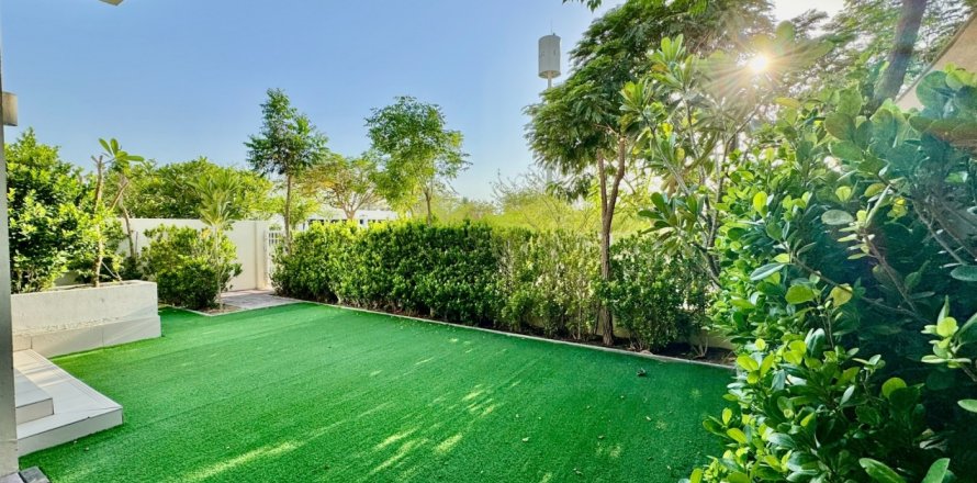 Villa à Dubai Hills Estate, Dubai, EAU: 5 chambres, 254 m2 № 754290