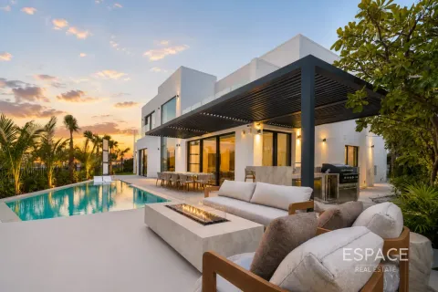 Villa in Jumeirah Islands, Dubai, UAE 5 bedrooms, 632 sq.m. № 737855