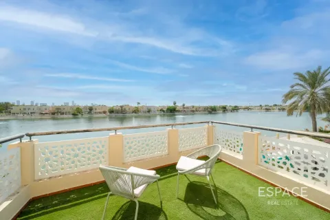 Villa in The Lakes, Dubai, UAE 4 bedrooms, 351 sq.m. № 737858