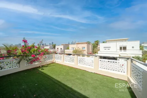 Vila u The Lakes, Dubai, UAE 4 spavaćih soba, 351 m2 Br. 737858 - fotografija 18