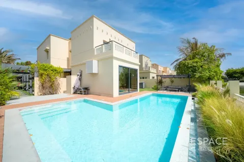 Vila u The Lakes, Dubai, UAE 4 spavaćih soba, 351 m2 Br. 737858 - fotografija 2